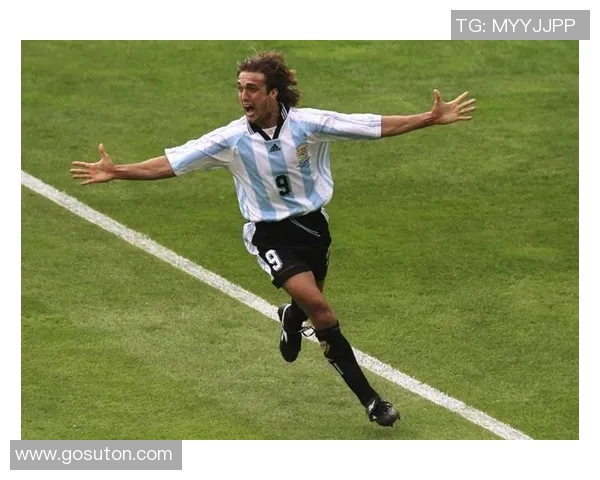 全球足球十大超级球星盘点 谁是足坛历史上的传奇人物 全球足球十大超级球星盘点 谁是足坛历史上的传奇人物